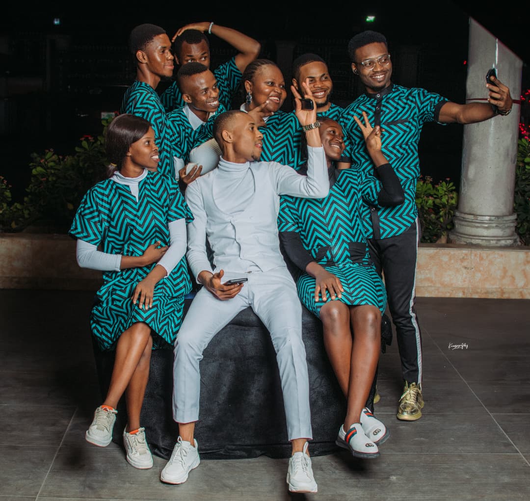 Collage /bucket/37.jpeg